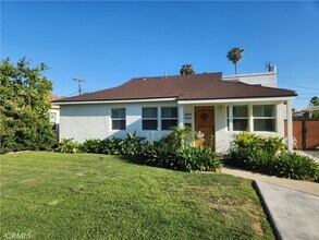 17512 Lanark St in Los Angeles, CA - Building Photo - Building Photo