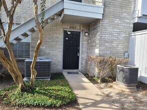 8267 Creekbend Dr in Houston, TX - Building Photo - Building Photo