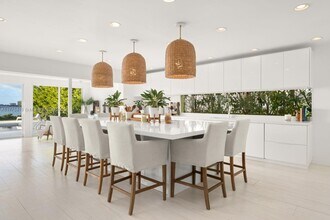 1065 N Shore Dr in Miami Beach, FL - Building Photo - Building Photo