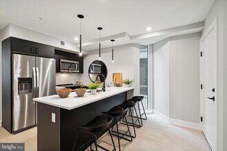 6604 Ridge Ave, Unit UNIT 211 in Philadelphia, PA - Building Photo - Building Photo