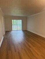 5080 SW 64th Ave in Davie, FL - Building Photo