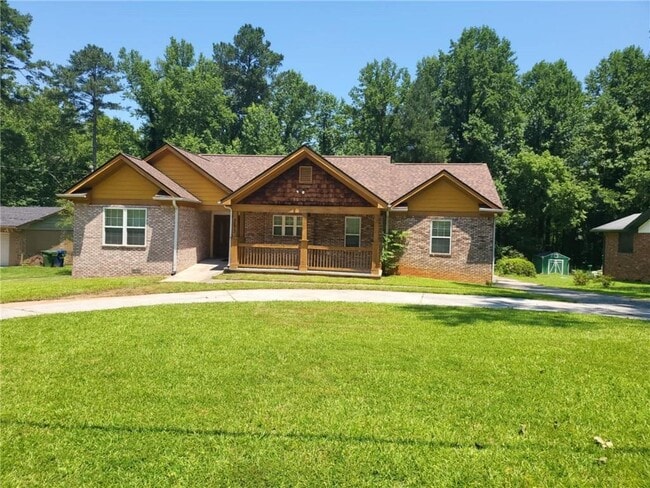 3873 King Edward Trail SW in Atlanta, GA - Building Photo - Building Photo