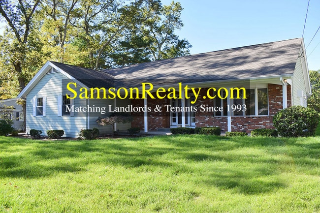 property at 27 Marlaine Dr