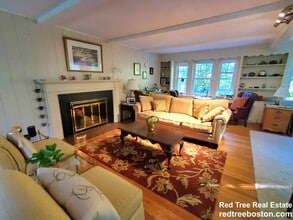 58 Longfellow Rd in Wellesley, MA - Foto de edificio - Building Photo