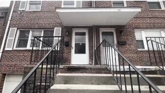 12 College St in Jersey City, NJ - Building Photo