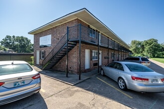 The Pines on Savannah Apartments in Fort Smith, AR - Building Photo - Building Photo