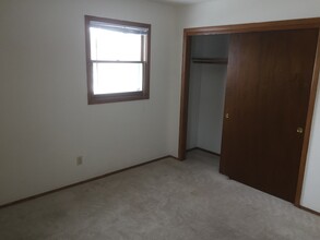 3319 Palmer Dr-Unit -3321 in Janesville, WI - Building Photo - Building Photo