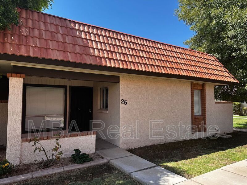 195 N Cottonwood St in Chandler, AZ - Building Photo