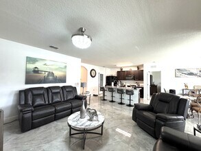 239 Willow Bend Dr in Davenport, FL - Building Photo - Building Photo