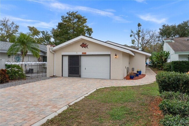 property at 11482 W Clubview Dr