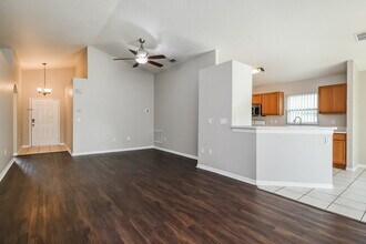 330 Seville Pointe Ave in Orlando, FL - Foto de edificio - Building Photo