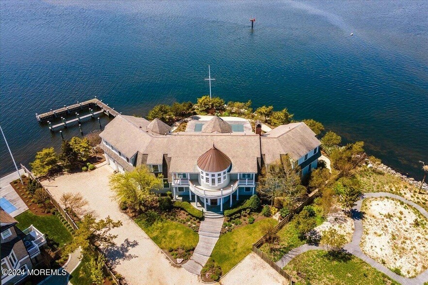 225 Channel Ln, Unit 415 in Mantoloking, NJ - Foto de edificio