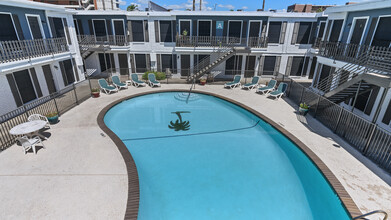 Ocean Palms Apartments in Corpus Christi, TX - Building Photo - Building Photo