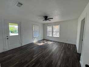 314 Corsicana St in Hillsboro, TX - Building Photo - Building Photo