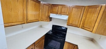 6820 W Flagler St in Miami, FL - Building Photo