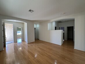 9900 Shadow Grove Ave in Las Vegas, NV - Building Photo - Building Photo