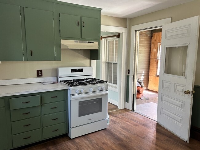 9 Foster St in Pepperell, MA - Building Photo - Building Photo
