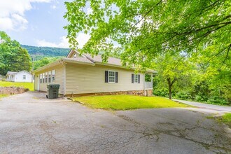 21959 River Canyon Rd in Chattanooga, TN - Building Photo - Building Photo