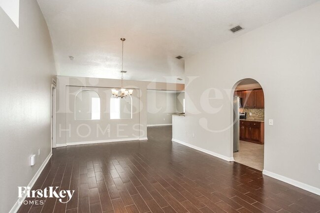 12612 Lake Vista Dr in Gibsonton, FL - Building Photo - Building Photo