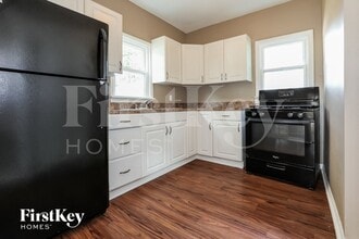 754 North Ave in Aurora, IL - Foto de edificio - Building Photo