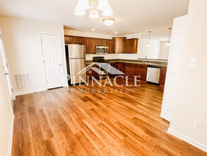 106 Colonnade St in Lynchburg, VA - Building Photo - Building Photo