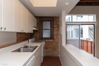 3013 N Broadway-Unit -Unit 03 in Chicago, IL - Building Photo - Building Photo