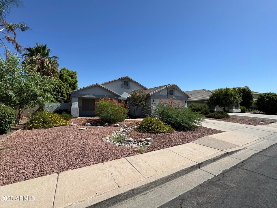 3250 E Ford Ave in Gilbert, AZ - Building Photo