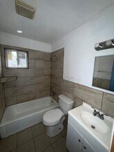 309 N Hall St, Unit A in High Point, NC - Foto de edificio - Building Photo