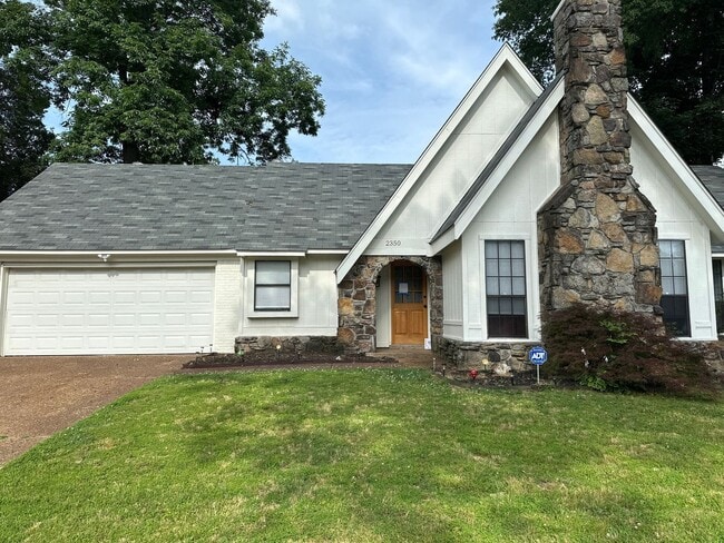 property at 2350 E Lake Oaks Dr