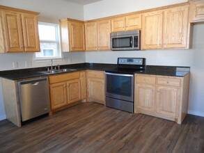 1208 Country Club Rd in Cleburne, TX - Building Photo - Building Photo
