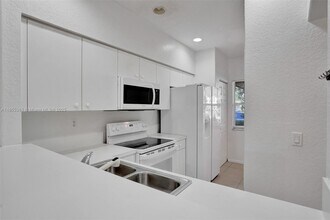 2613 SW 83rd Terrace in Miramar, FL - Building Photo - Building Photo