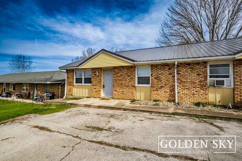 6314 E Piccadilly Rd in Muncie, IN - Building Photo