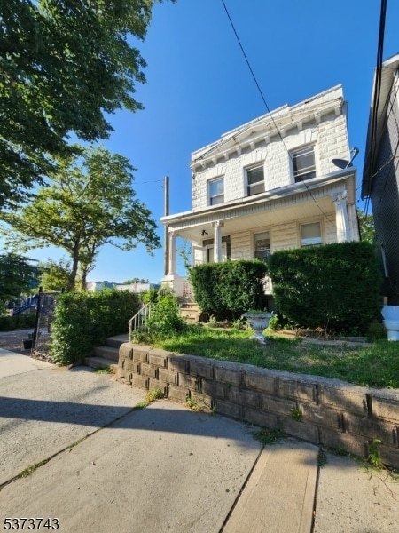 property at 43 W 26th St