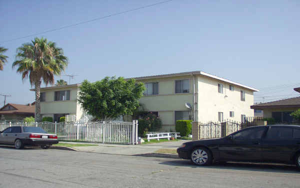 428 Walnut Ave in Montebello, CA - Building Photo