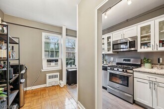 5 Roosevelt Pl in Montclair, NJ - Building Photo - Building Photo