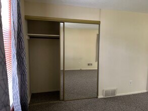 145 Chestnut St in Manchester, CT - Building Photo - Building Photo