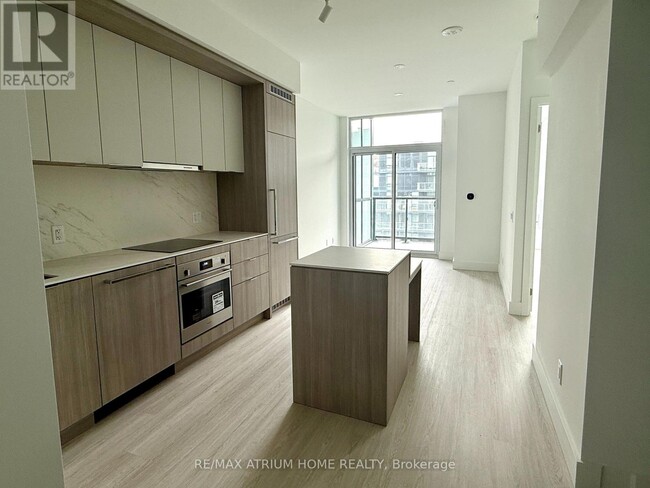 625-625 Sheppard Ave E