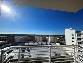 18800 NE 29th Ave, Unit PH25 in Aventura, FL - Building Photo - Building Photo