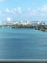 1900 N Bayshore Dr, Unit 3305 in Miami, FL - Building Photo - Building Photo