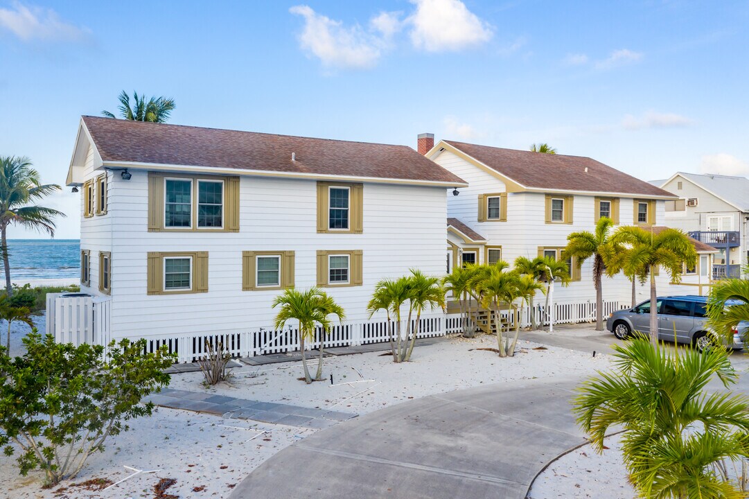 3670 Estero Blvd in Ft. Myers, FL - Building Photo