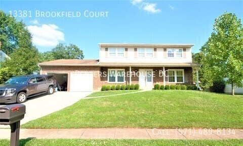 13381 Brookfield Ct in Chantilly, VA - Building Photo