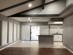 1213 Denton Dr in Euless, TX - Building Photo - Building Photo