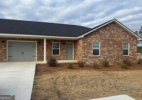 109 Caldwell Ln in Dublin, GA - Building Photo