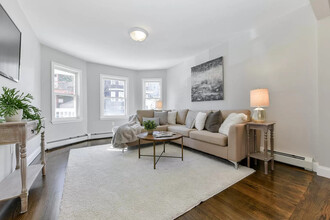 21 Rowell St, Unit 3 in Boston, MA - Building Photo - Building Photo