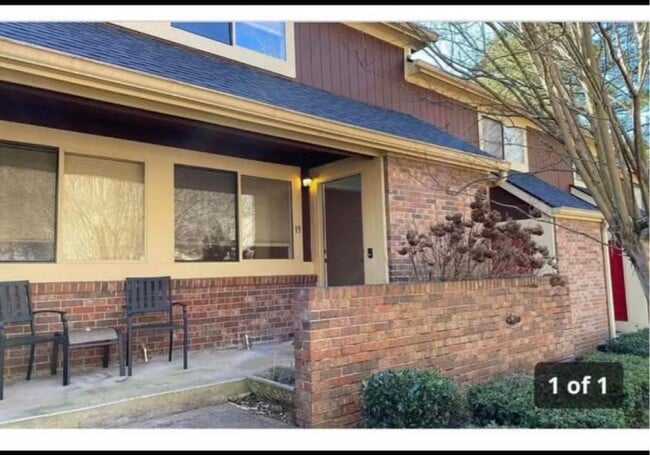 property at 19 Country Place Ct