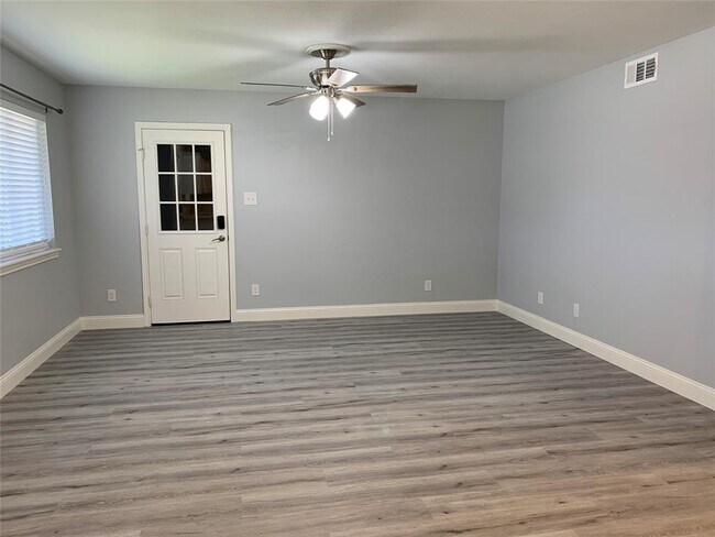 328 1st St in Galveston, TX - Building Photo - Building Photo