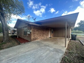 343 Bobolink Dr in New Braunfels, TX - Building Photo - Building Photo