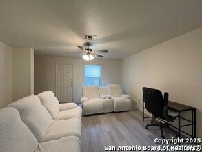 3853 Maverick Crk Rd in San Antonio, TX - Building Photo - Building Photo