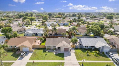 23089 SW 55th Ave in Boca Raton, FL - Foto de edificio - Building Photo