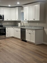 831 Reeves Dr in Mount Airy, NC - Building Photo - Building Photo